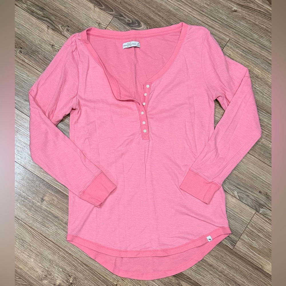 Abercrombie & Fitch Coral Long Sleeve Elise Tee
